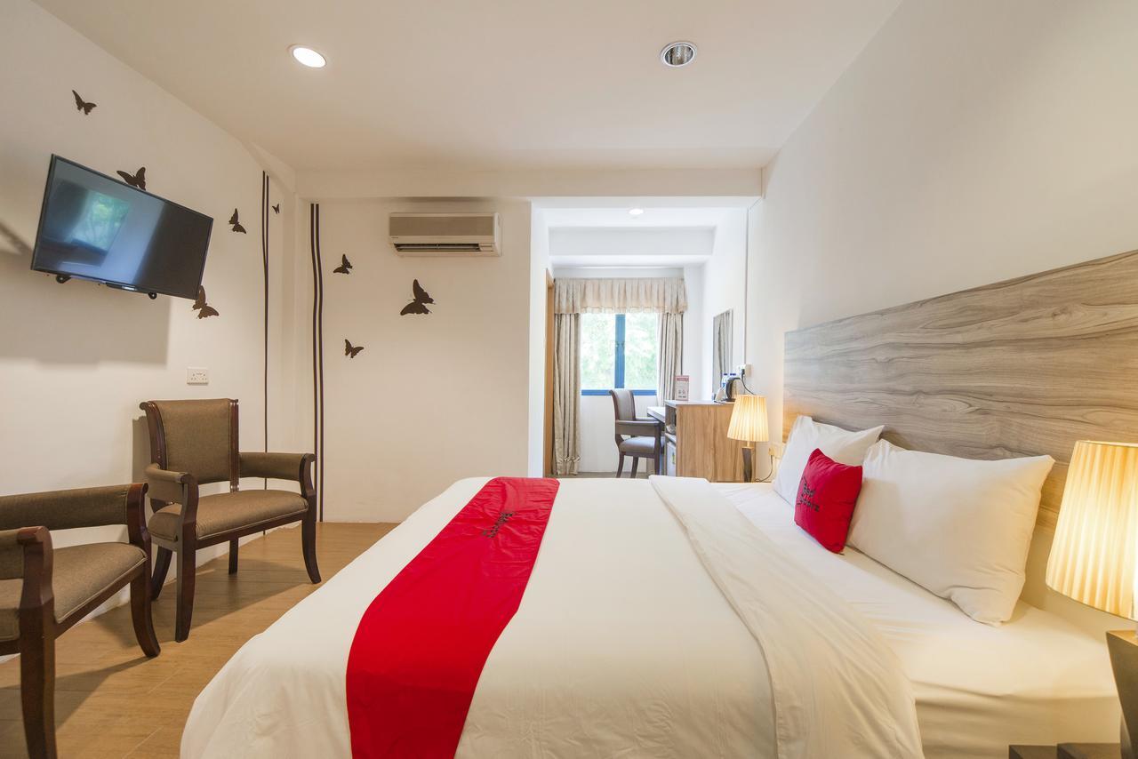 Reddoorz Plus @ Victoria Street Singapore Bagian luar foto