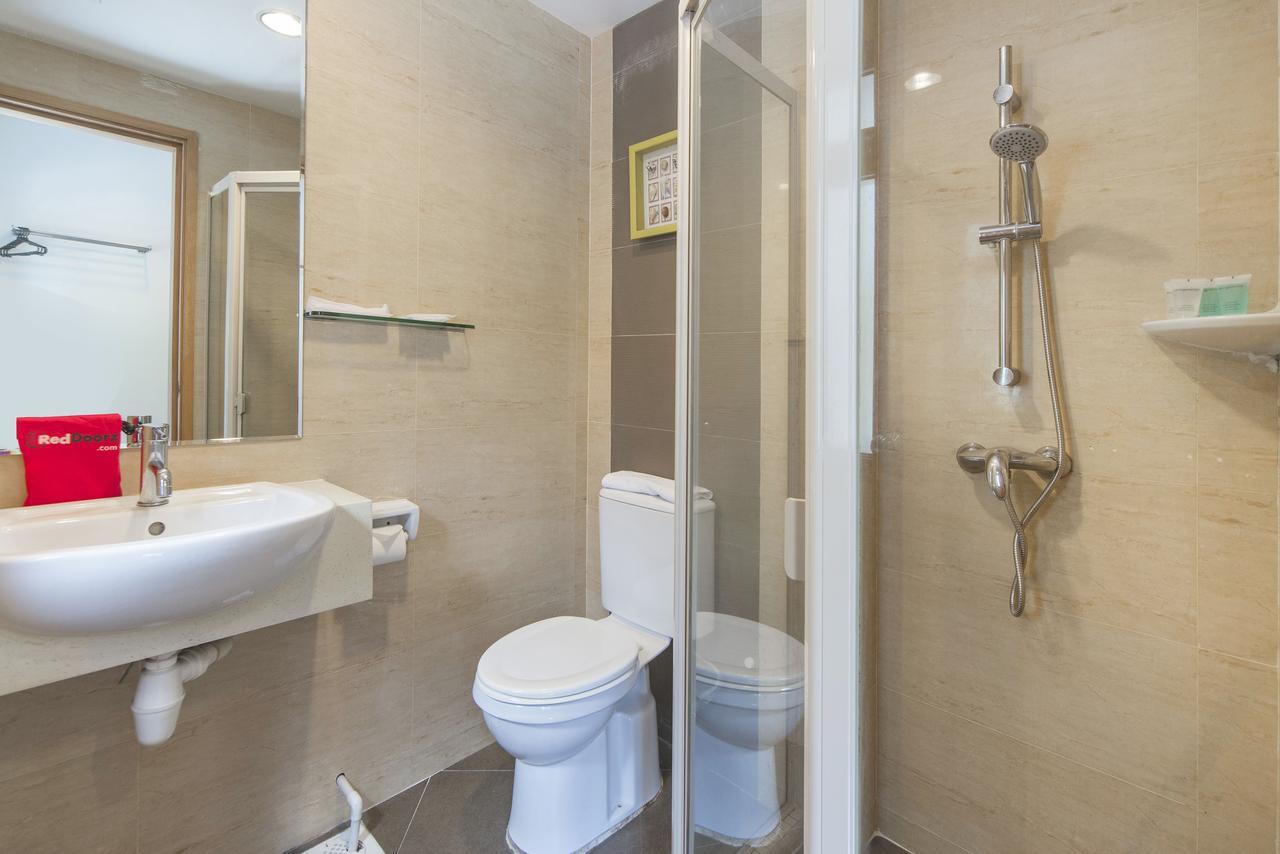 Reddoorz Plus @ Victoria Street Singapore Bagian luar foto