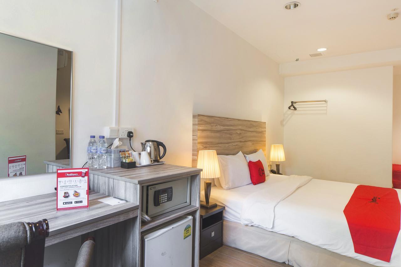 Reddoorz Plus @ Victoria Street Singapore Bagian luar foto