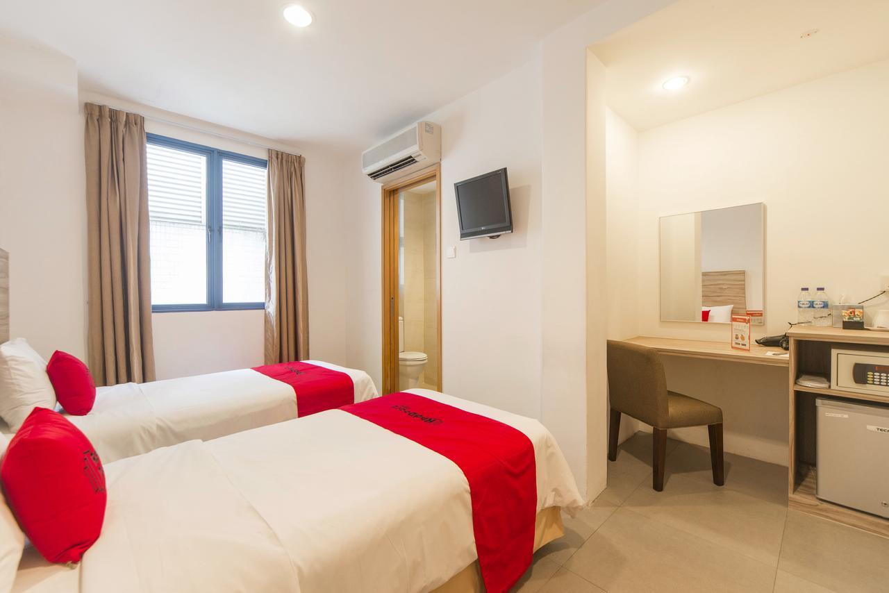 Reddoorz Plus @ Victoria Street Singapore Bagian luar foto