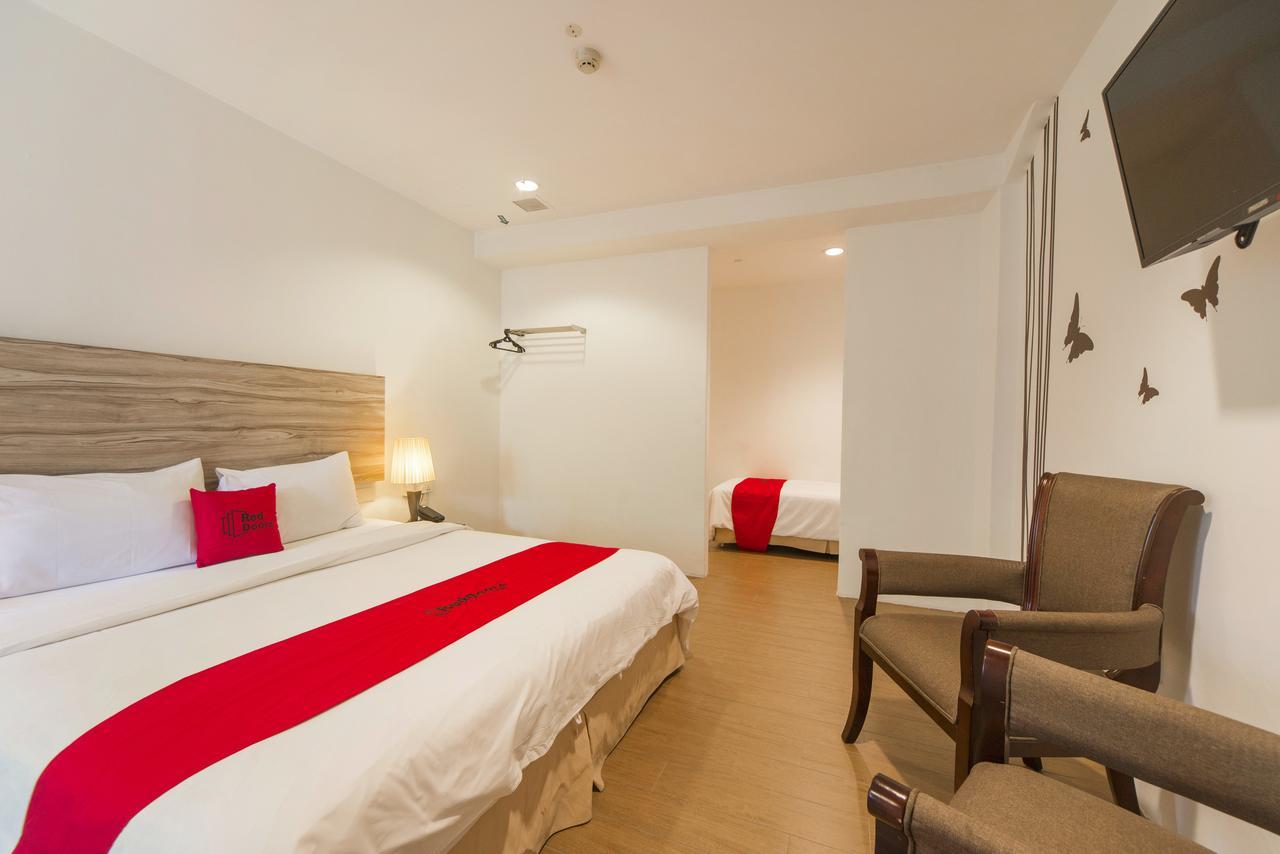 Reddoorz Plus @ Victoria Street Singapore Bagian luar foto