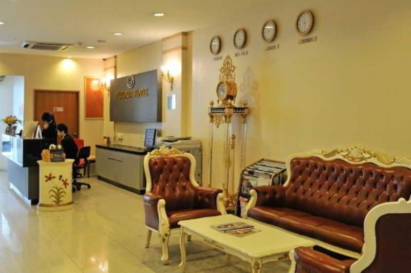 Reddoorz Plus @ Victoria Street Singapore Bagian luar foto